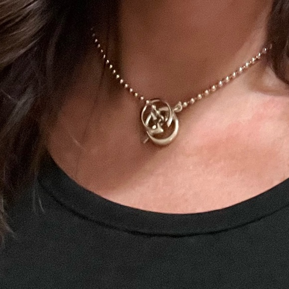 New Authentic Gucci 16” silver interlocking toggle bar Double G necklace - Picture 3 of 14